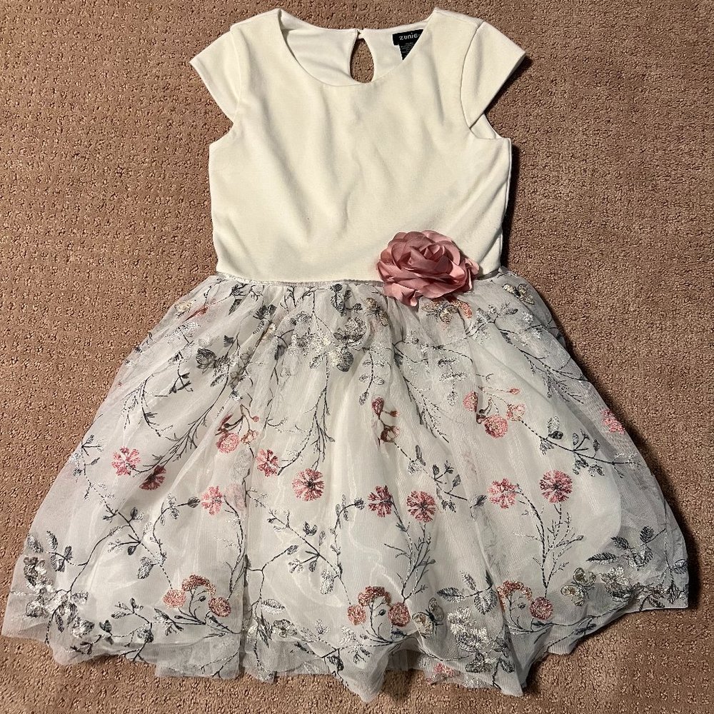 Adorable white floral dress, Size 12 kids
